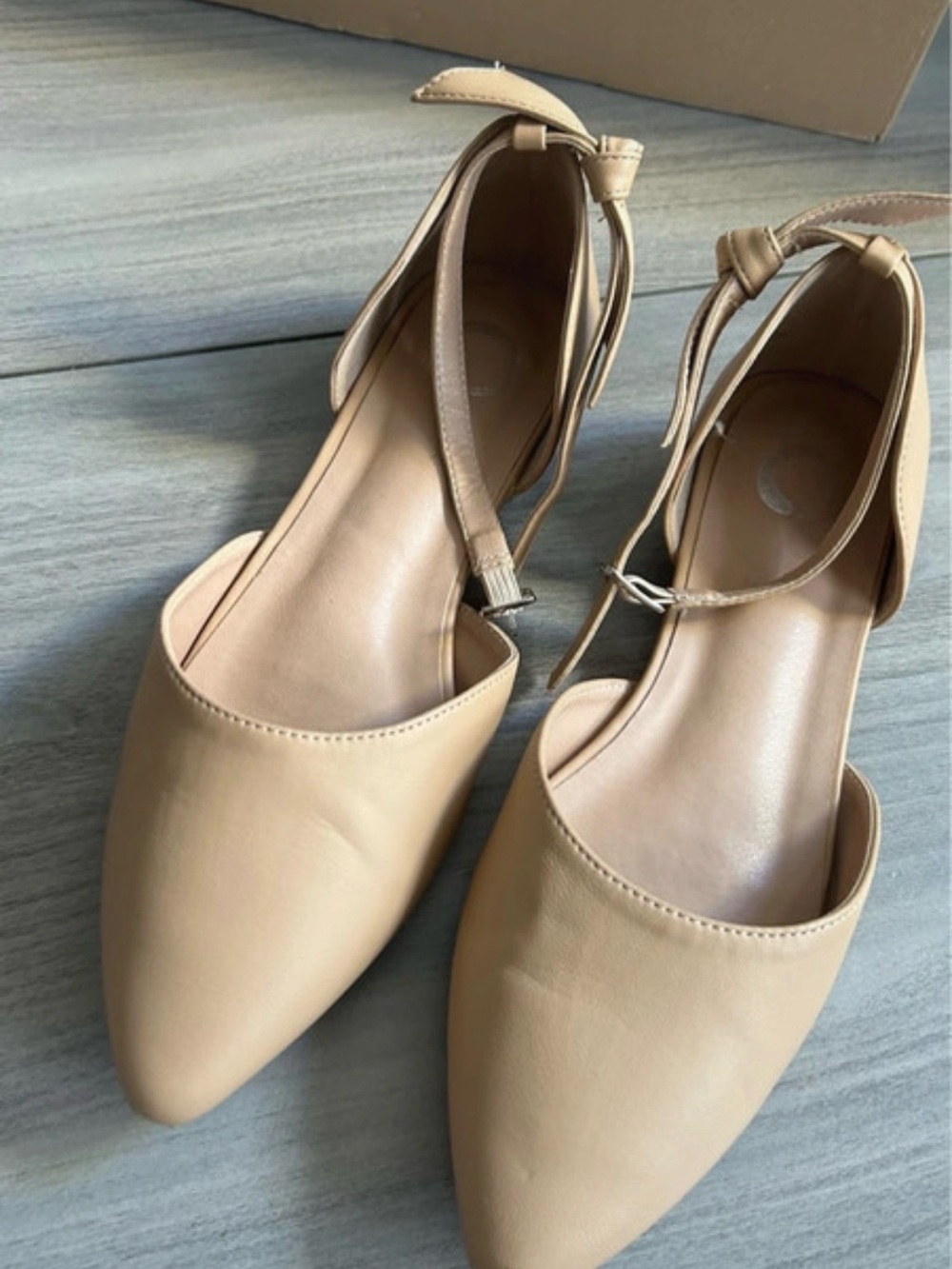 Vuelo journee collection Tan toe ankle flat shoes size 7.5